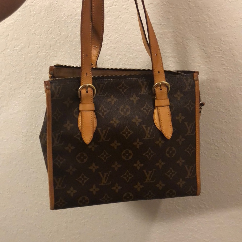 I’m selling a few of my LV collection.. - Picture 5 of 8